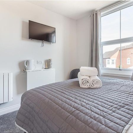 Host & Stay - The Bull Inn, 3 Double Rooms Fernhill Heath Екстериор снимка