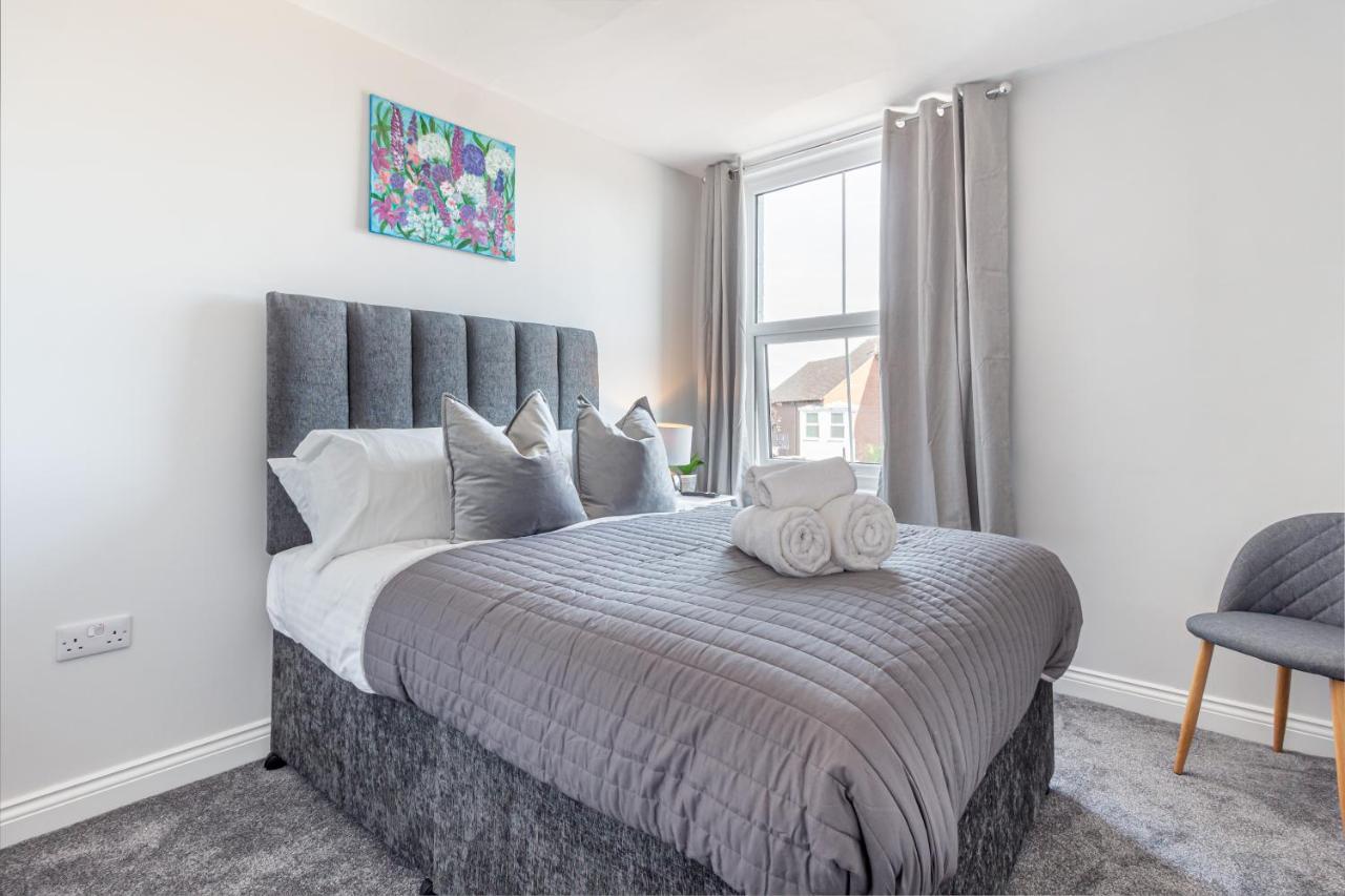 Host & Stay - The Bull Inn, 3 Double Rooms Fernhill Heath Екстериор снимка